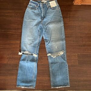 Abercrombie & Fitch Curve Love The Ankle Straight Jean